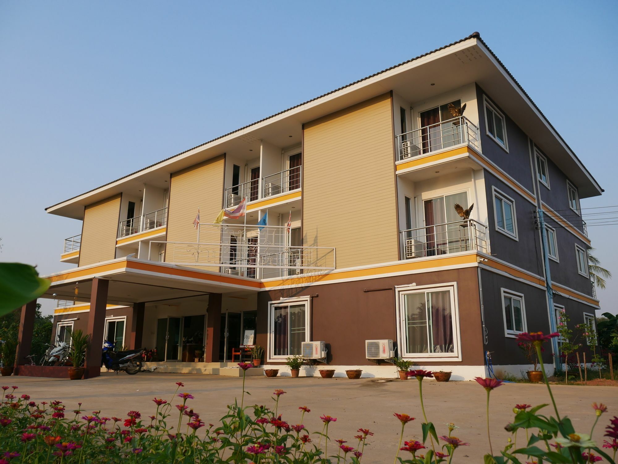 פיטסנולוק Jumpa Resort Hotel מראה חיצוני תמונה